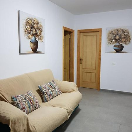 Apartamento privado en una zona tranquila y próxima al aeropuerto TF norte y a la ciudad de San Cristóbal de la Laguna . San Cristóbal de La Laguna Exterior foto