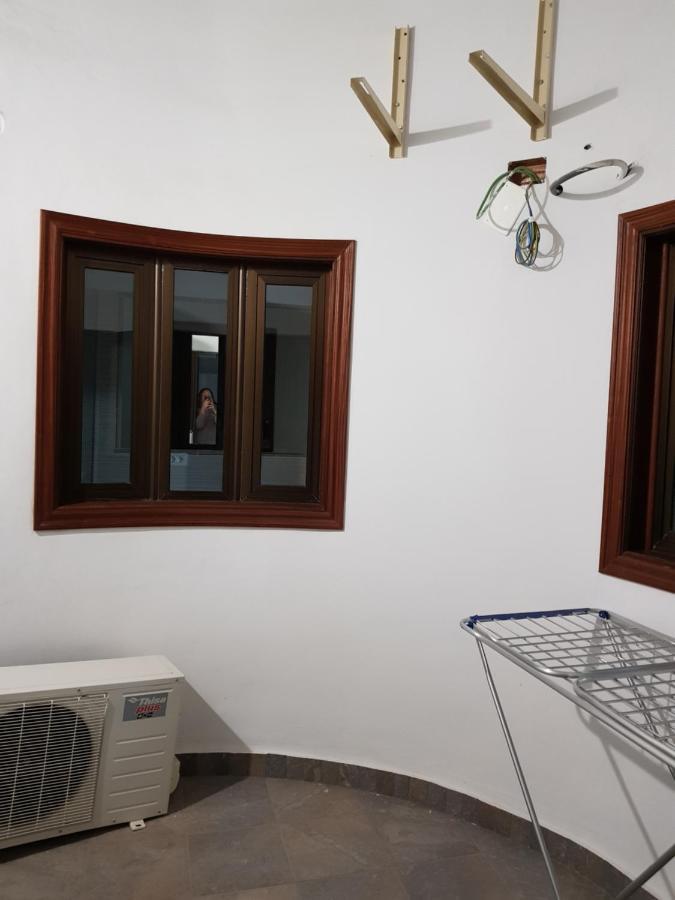 Apartamento privado en una zona tranquila y próxima al aeropuerto TF norte y a la ciudad de San Cristóbal de la Laguna . San Cristóbal de La Laguna Exterior foto