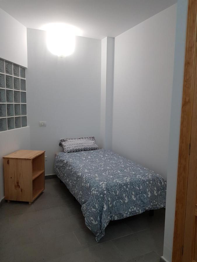 Apartamento privado en una zona tranquila y próxima al aeropuerto TF norte y a la ciudad de San Cristóbal de la Laguna . San Cristóbal de La Laguna Exterior foto