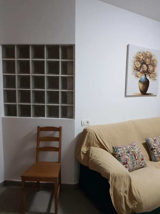 Apartamento privado en una zona tranquila y próxima al aeropuerto TF norte y a la ciudad de San Cristóbal de la Laguna . San Cristóbal de La Laguna Exterior foto